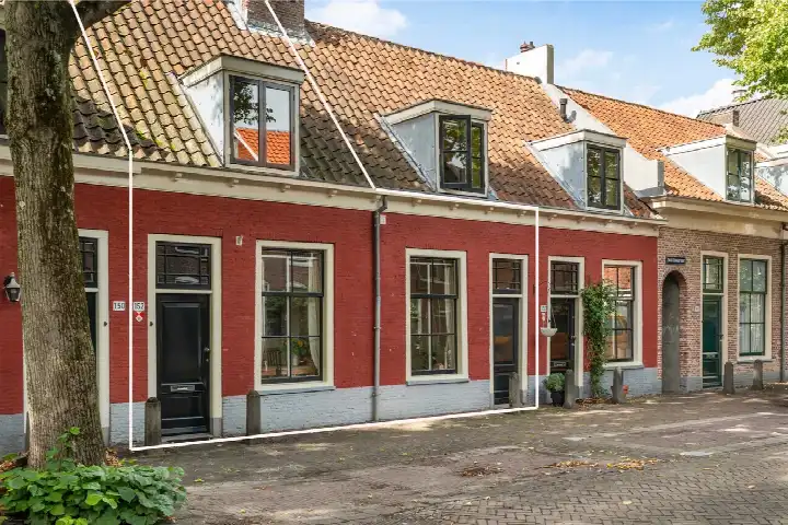 Tussenwoning te koop: Uiterstegracht 152, Pancras-Oost Leiden