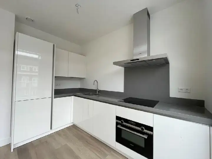 Woning te huur: Uiterwaardenstraat, Scheldebuurt-Oost Amsterdam
