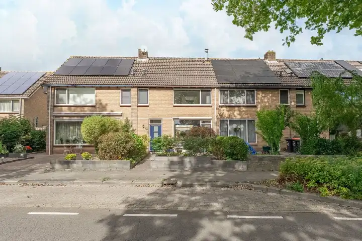 Terraced house for sale: Uitlaat 42, Oostersluis Grootebroek