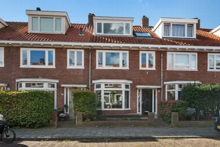 Tussenwoning te koop: Uranusstraat 31, Planetenbuurt Haarlem