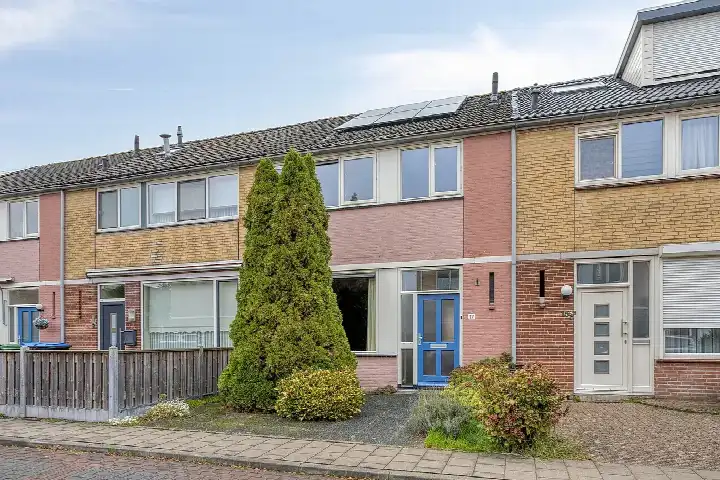 Terraced house for sale: Utrechtstraat 17, De Kruiskamp 'S-Hertogenbosch