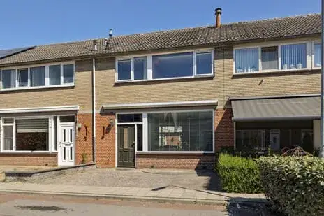 Tussenwoning te koop: Utrechtstraat 7, De Kruiskamp 'S-Hertogenbosch