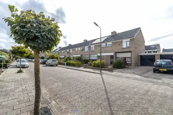 Tussenwoning te huur: Vaandelstraat 22, Prinsenbeek Prinsenbeek