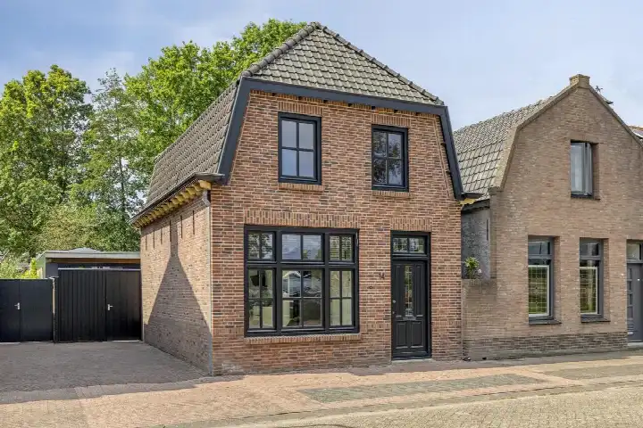 Vrijstaande woning te koop: Vaartstraat 14, Loonse Vaart Kaatsheuvel