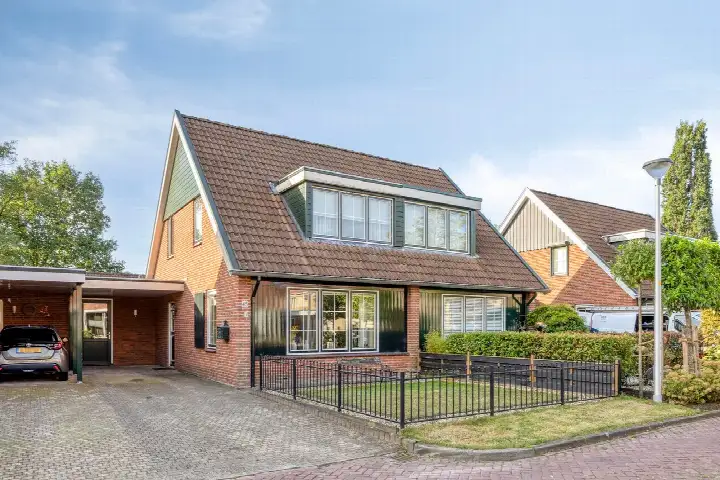 Twee-onder-één-kap te koop: Valeriaan 45, Kruidenwijk Oost Nijverdal
