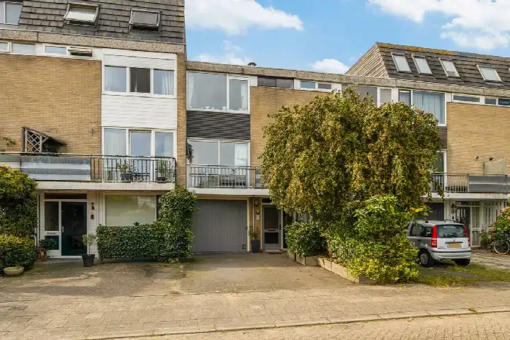 Tussenwoning te koop: Valeriaanstraat 58, Smitsveen Soest
