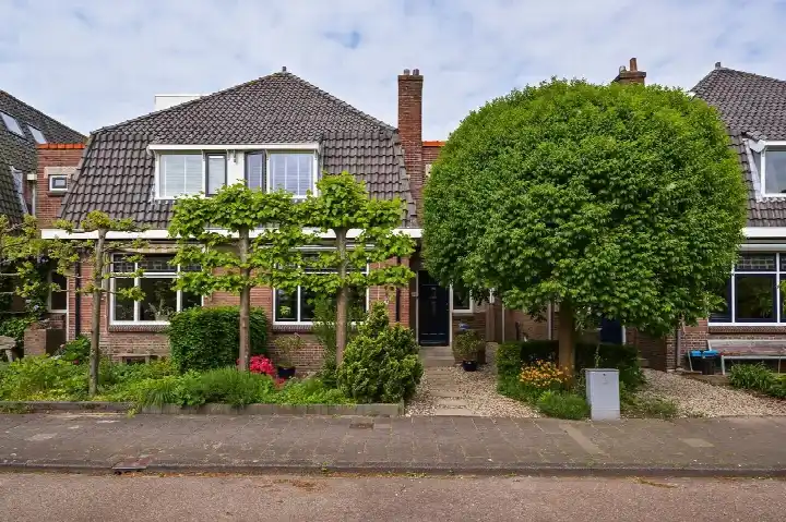 Twee-onder-één-kap te koop: Valkenburgerlaan 103, Biezen-West Boskoop