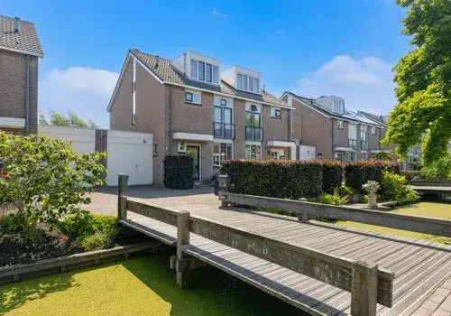 Terraced house for sale: Valkenburgerlaan 34, Biezen-West Boskoop