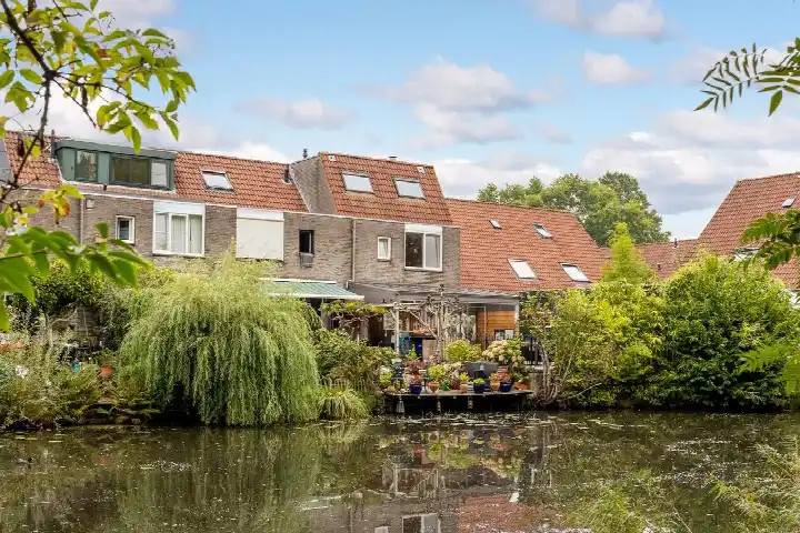 Hoekwoning te koop: Valkenhoeve 20, Akkerhoeve Leusden