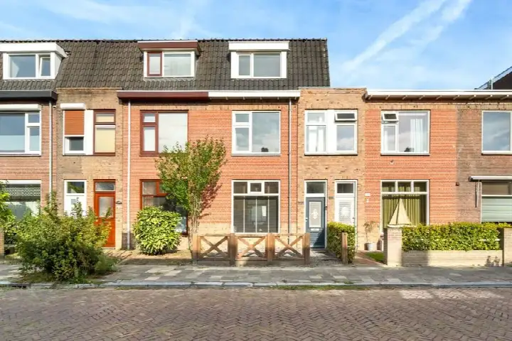 Terraced house for sale: Valkenierslaan 231, Blauwe Kei Breda