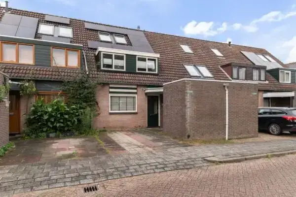 Tussenwoning te koop: Valkenkamp 322, Valkenkamp Maarssen
