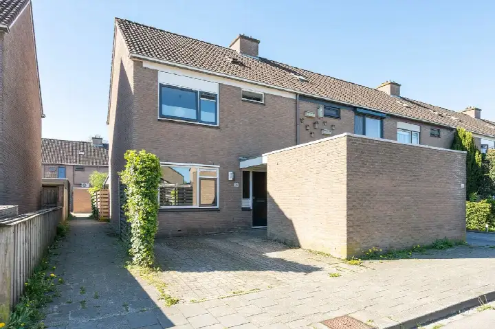 Hoekwoning te koop: Valkenveld 142, Rietlanden Emmen