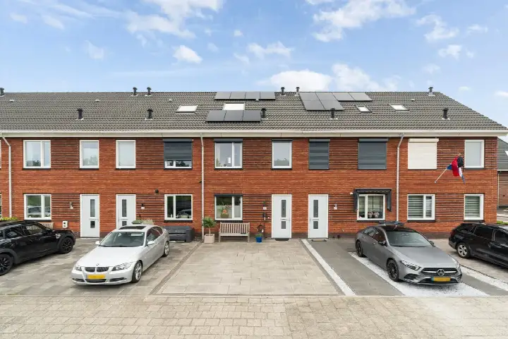 Tussenwoning te koop: Vallumstraat 25, Hoogeland Oost Naaldwijk