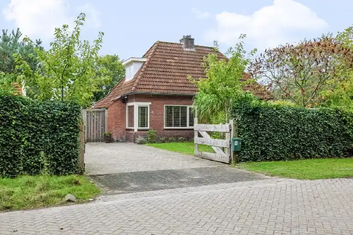 Semi-detached for sale: Valtherbospad 29, Emmermeer Emmen
