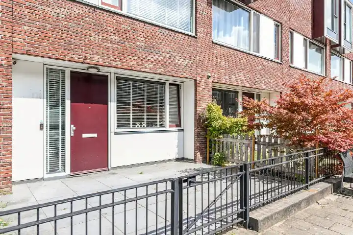 Terraced house for sale: Valthestraat 37, Morgenstond-West 'S-Gravenhage