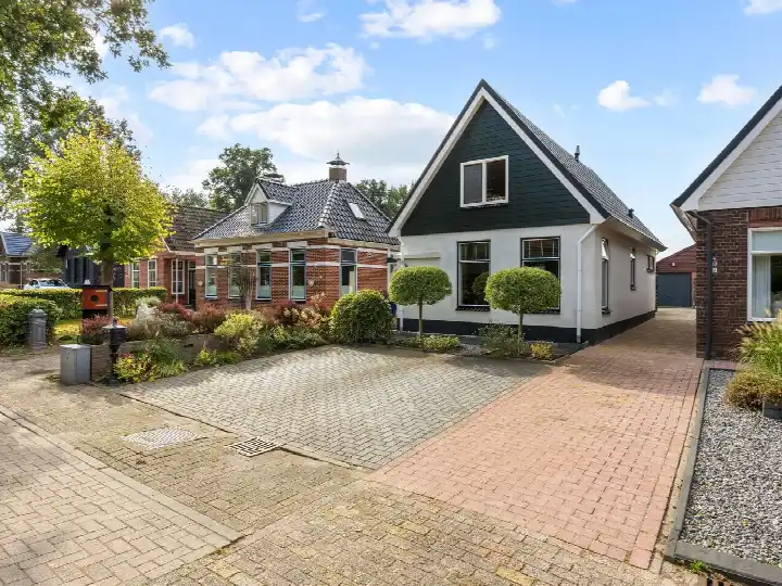 Detached house for sale: Van Akenwei 49, Siegerswoude-Kom Siegerswoude