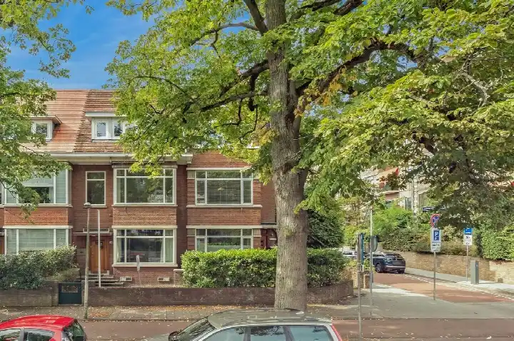 Hoekwoning te koop: Van Alkemadelaan 348, Waalsdorp 'S-Gravenhage