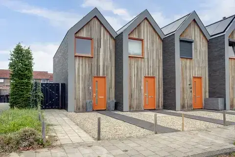 Corner house for sale: van Assendelftstraat 114, Besoyen Waalwijk