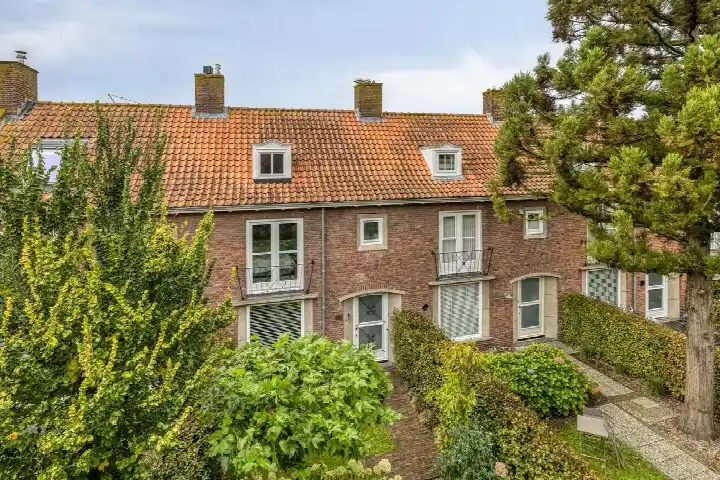 Tussenwoning te koop: van Assendelftstraat 68, Besoyen Waalwijk
