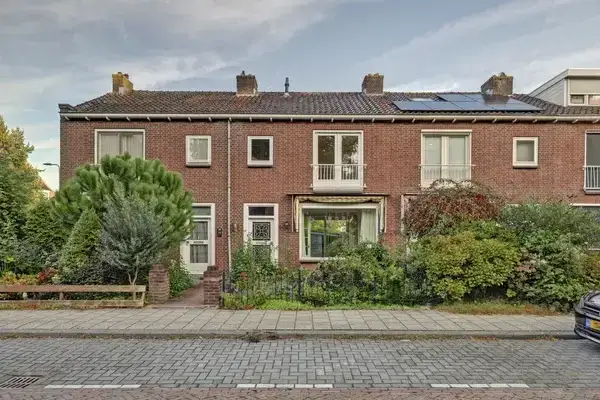Terraced house for sale: van Baerlestraat 49, De Korte Akkeren Nieuw Gouda