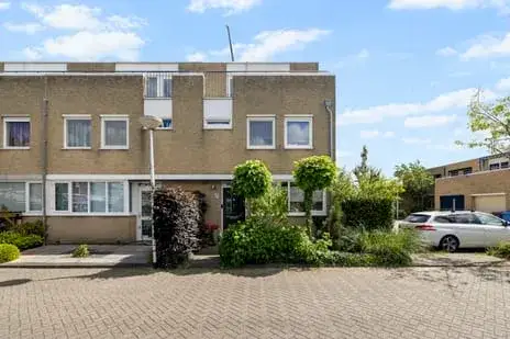 Corner house for sale: Van Barenstraat 35, Koningsveldbuurt Delft