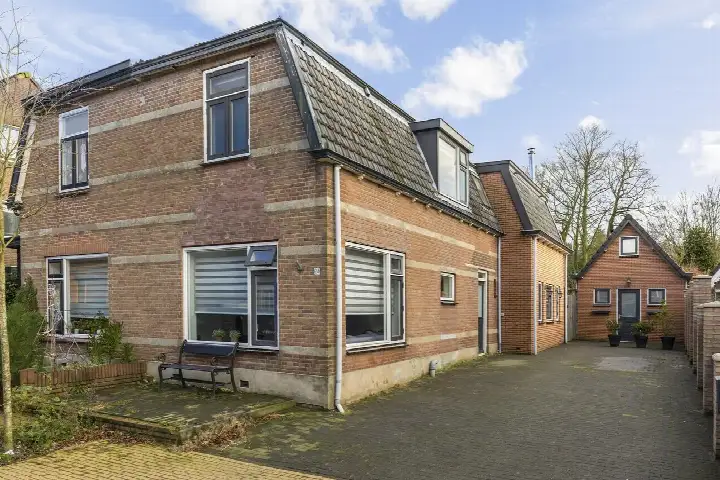 Twee-onder-één-kap te koop: van Bennekomweg 24, Doorn-Centrum Doorn