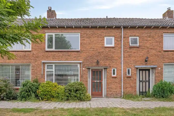 Terraced house for sale: van Berckenrodelaan 26, Besoyen Waalwijk