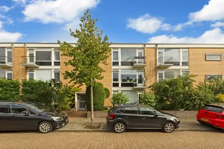 Appartement te koop: van brakellaan 33, Zeeheldenkwartier Hilversum