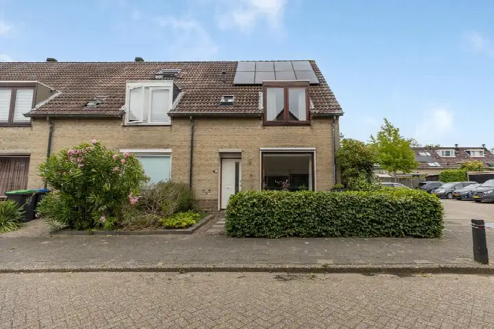 Corner house for sale: Van Bronkhorstvliet 9, Molenvliet 1 Barendrecht