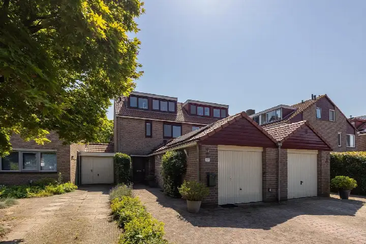 Tussenwoning te koop: Van de Lagemaathof 37, Wildenburg Leusden