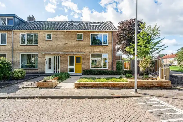 Hoekwoning te koop: van Dedemlaan 22, Hasselt Dedemsvaart Hasselt