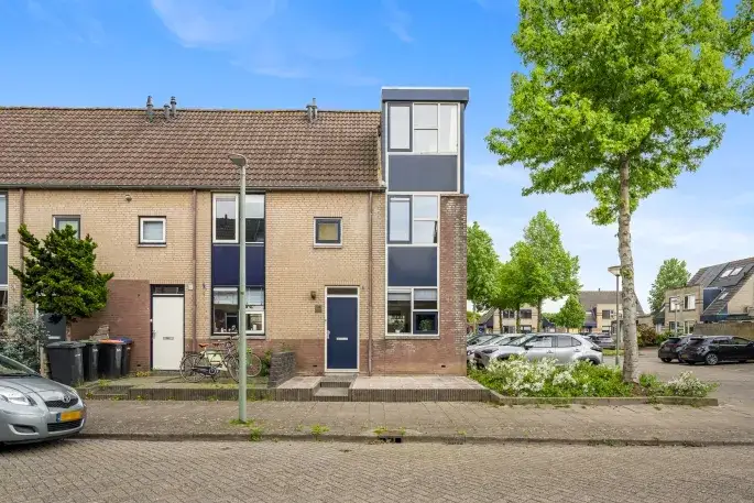 Corner house for sale: Van den Broek-erf 145, Van den Broek-erf en omgeving Dordrecht
