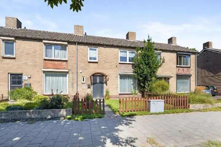 Tussenwoning te koop: van den Kerkhoffstraat 9, Sint-Michielsgestel Sint-Michielsgestel