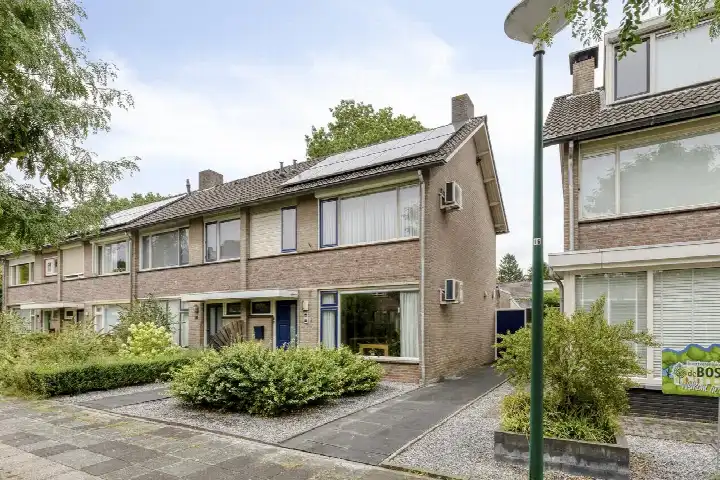 Corner house for sale: van den Valgaetstraat 22, Van den Valgaetstraat e.o. Bergeijk