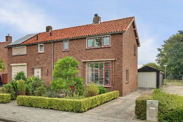 Semi-detached for sale: van der Biltlaan 19, Kapelle Kapelle
