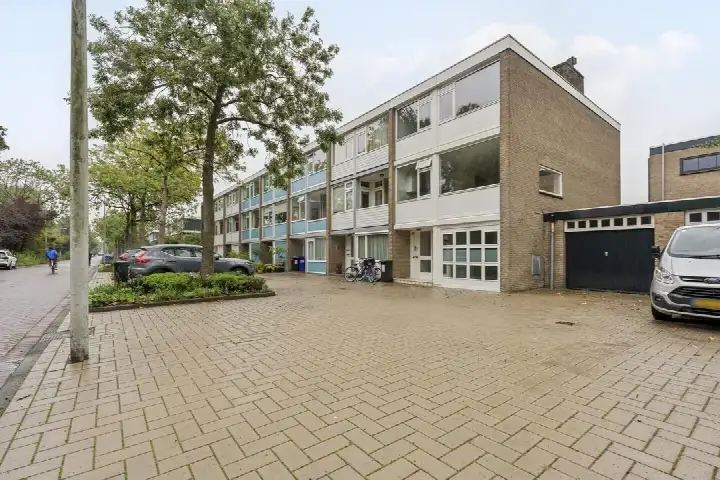 Terraced house for sale: Van der Boechorststraat 42, Buitenveldert-Zuidwest Amsterdam