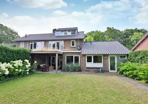 Semi-detached for sale: Van der Duyn van Maasdamlaan 20, Zuidereng Huizen