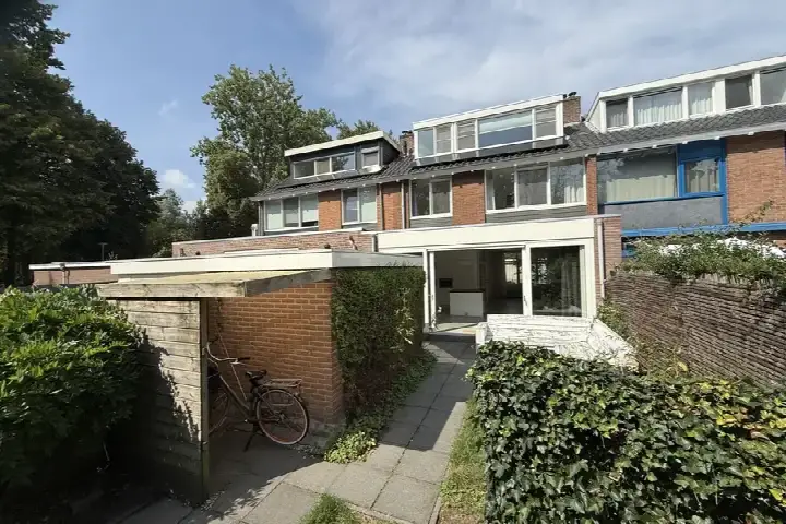 Terraced house for sale: Van der Helmstraat 421, Het Lage Land Rotterdam