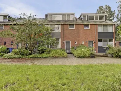 Terraced house for sale: Van der Helmstraat 421, Het Lage Land Rotterdam