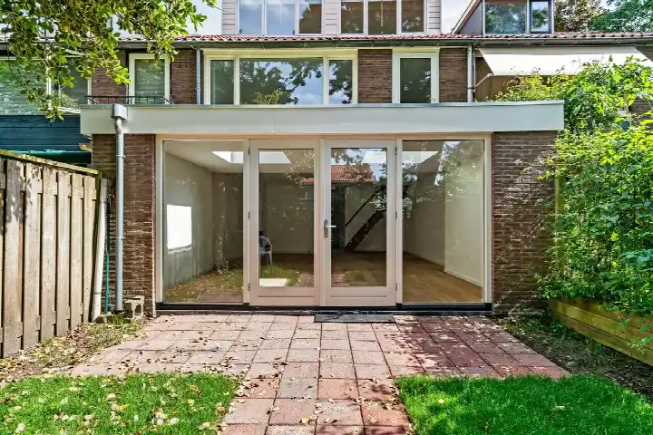Tussenwoning te koop: van der Helstpark 75, Muiderberg Muiderberg