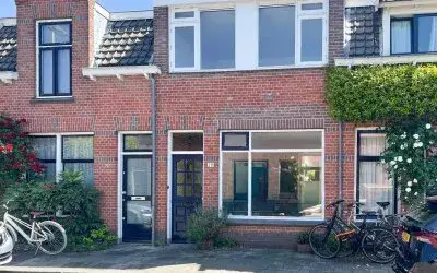 Tussenwoning te huur: Van der Helststraat 28, Schildersbuurt Utrecht