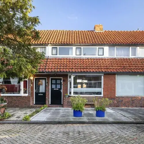 Tussenwoning te koop: van der Helststraat 60, Julianapark Leeuwarden
