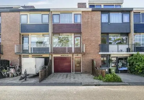 Tussenwoning te koop: Van der Maasstraat 12, Palenstein Zoetermeer