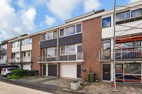 Tussenwoning te koop: Van der Maasstraat 6, Palenstein Zoetermeer