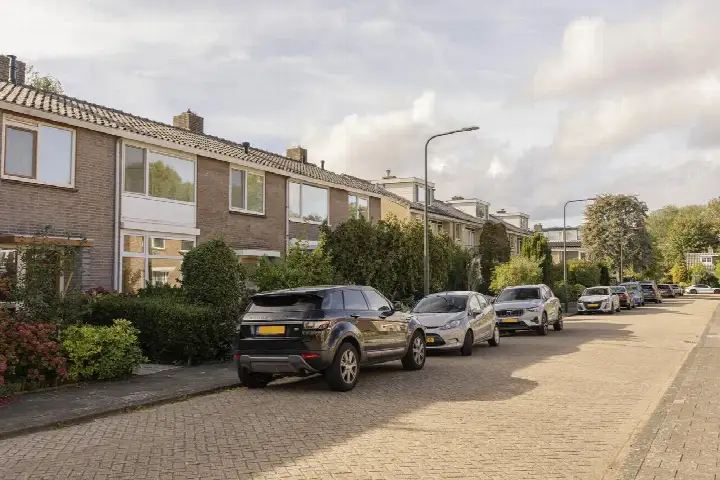 Terraced house for sale: Van der Marckstraat 7, Groot Deijleroord-Ter Weer Wassenaar