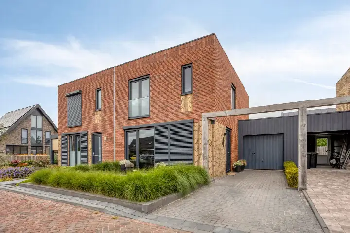 Tussenwoning te koop: Van der Molenhage 4, Emmeloord-Emmelhage-Waterwonen/Polderwonen Emmeloord