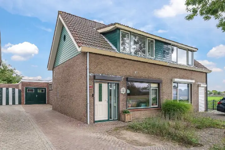 Twee-onder-één-kap te koop: van der Mondeweg 90, Buitengebied Haalderen Haalderen