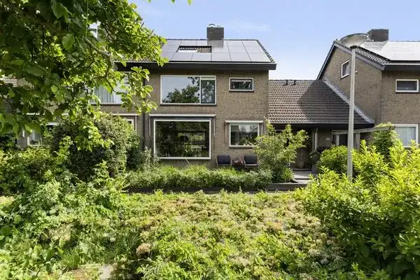 Tussenwoning te koop: van der Palmstraat 4, Staatsliedenbuurt-Noord Zwijndrecht