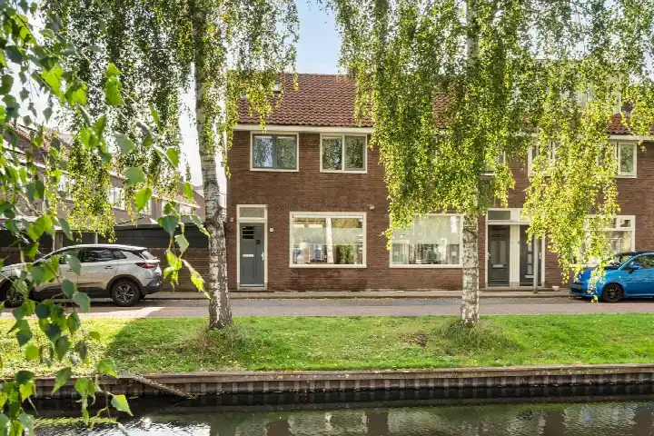 Corner house for sale: van der Palmstraat 9, De Korte Akkeren Nieuw Gouda