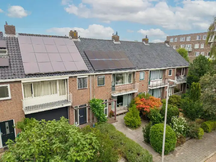 Tussenwoning te koop: Van der Valk Boumanweg 18, Ouderzorg Leiderdorp